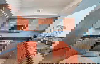 Foto 3 - A Breathtaking Oceanview High Rise Luxury Condo!