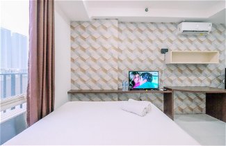 Foto 2 - Good Deal And Homey Studio Azalea Suites Apartment Cikarang
