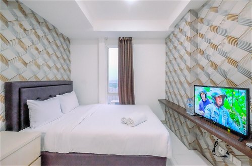 Foto 16 - Good Deal And Homey Studio Azalea Suites Apartment Cikarang