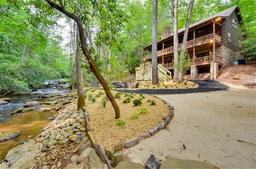 Foto 7 - Luxurious Mountain Cabin w/ Chestatee River Access