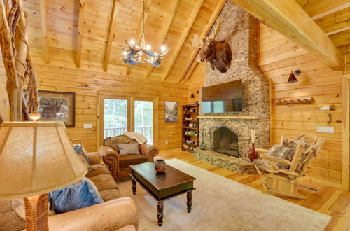 Foto 39 - Luxurious Mountain Cabin w/ Chestatee River Access