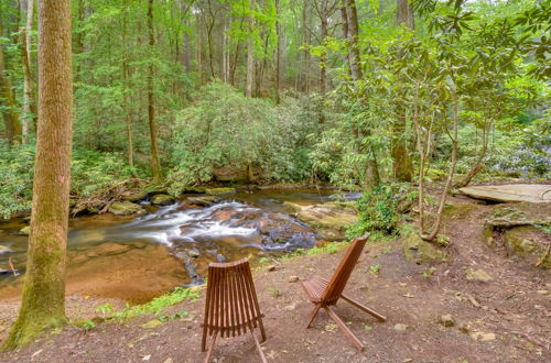 Foto 8 - Luxurious Mountain Cabin w/ Chestatee River Access