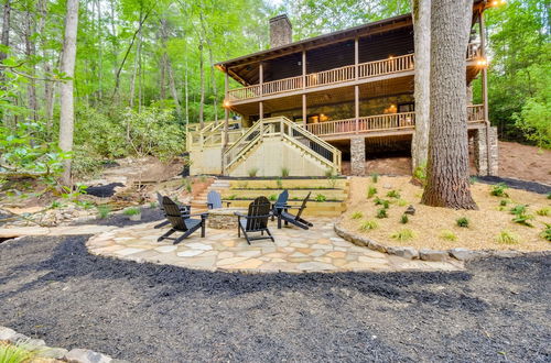 Foto 10 - Luxurious Mountain Cabin w/ Chestatee River Access