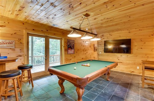 Foto 32 - Luxurious Mountain Cabin w/ Chestatee River Access