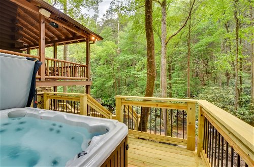 Foto 28 - Luxurious Mountain Cabin w/ Chestatee River Access