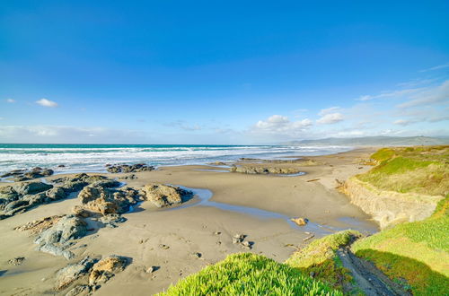 Photo 5 - Chic Fort Bragg Vacation Rental - Walk to Beach