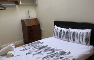 Photo 2 - Spacious 3-bed Apartment in Central London