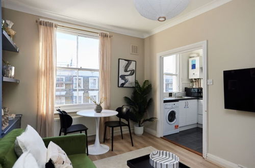 Photo 10 - The Shepherd's Bush Place - Lovely 1bdr Flat