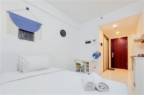 Foto 14 - Comfortable And Homey Studio At Sky House Alam Sutera Apartment