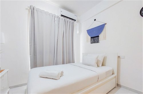 Foto 2 - Comfortable And Homey Studio At Sky House Alam Sutera Apartment
