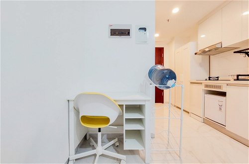 Photo 13 - Comfortable And Homey Studio At Sky House Alam Sutera Apartment