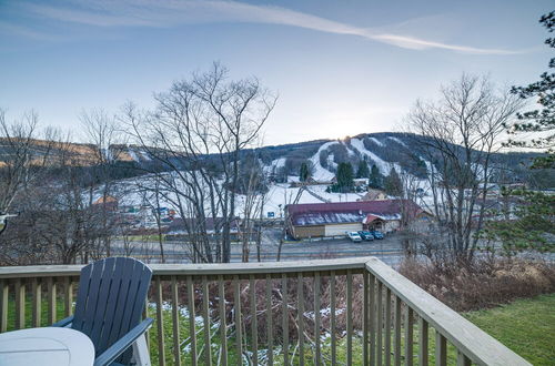 Foto 26 - Chic Greek Peak Ski Resort Townhome With Balconies