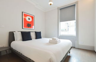 Photo 2 - Soho Deluxe 1 Bedroom Apartment by Concept Apartments