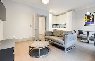 Photo 1 - Soho Deluxe 1 Bedroom Apartment by Concept Apartments