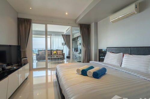 Photo 2 - Seaview Condo Overlooking Karon - SPA3