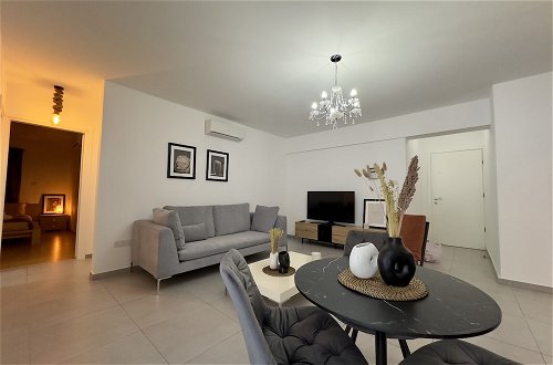 Foto 1 - Welcome to Our Luxurious 1-bedroom Private Residence With a Special Patio