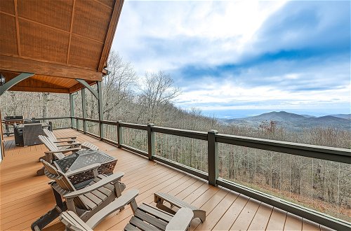 Foto 26 - Sapphire Mountaintop Cabin w/ Views & 2 Decks