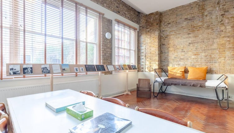 Photo 1 - Tastefully Curated Mezzanine Studio Flat Hackney