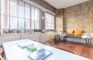 Foto 1 - Tastefully Curated Mezzanine Studio Flat Hackney