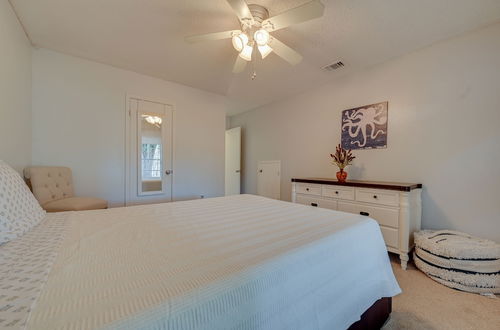 Photo 31 - Tampa Townhome w/ Lake Access & Workspace