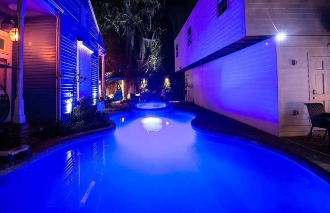 Charming Chateau Oasis in NOLA's Heart by YouRent - Foto 43
