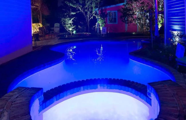 Charming Chateau Oasis in NOLA's Heart by YouRent - Foto 41