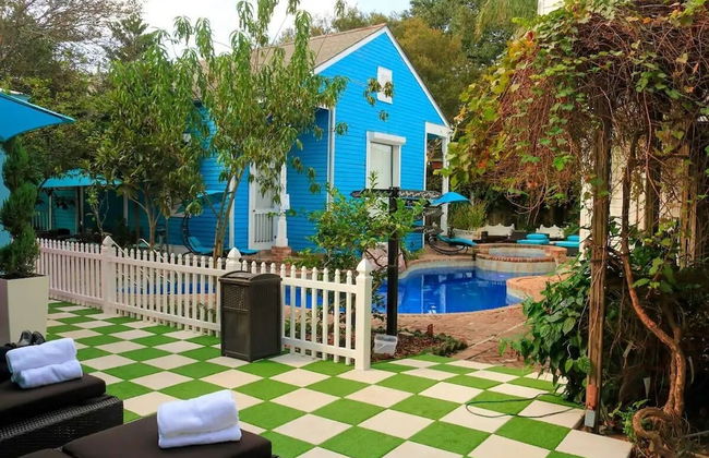 Charming Chateau Oasis in NOLA's Heart by YouRent - Foto 48