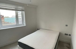 Photo 2 - Bright & Modern 2 Bedroom Flat W/balcony - Whitechapel
