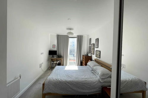 Foto 2 - Stylish 1 Bedroom Apartment in Poplar With a Shared Gym