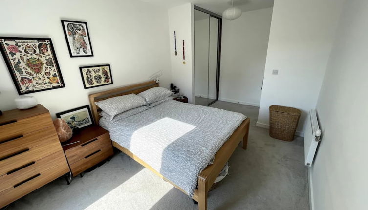 Photo 1 - Stylish 1 Bedroom Apartment in Poplar With a Shared Gym