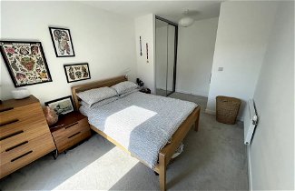 Photo 1 - Stylish 1 Bedroom Apartment in Poplar With a Shared Gym
