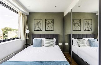 Photo 2 - 1-bed Apartment: Close to Wimbledon Station