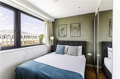 Photo 3 - 1-bed Apartment: Close to Wimbledon Station