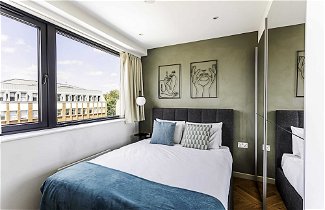 Photo 3 - 1-bed Apartment: Close to Wimbledon Station