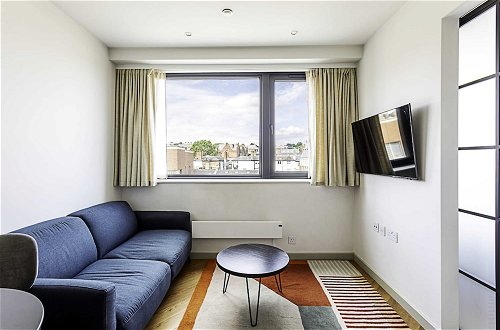 Photo 20 - 1-bed Apartment: Close to Wimbledon Station