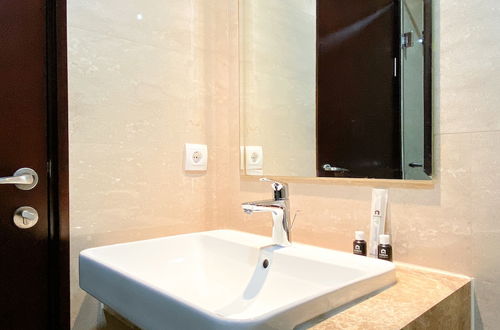 Photo 15 - Good Deal And Comfortable Studio Menteng Park Apartment