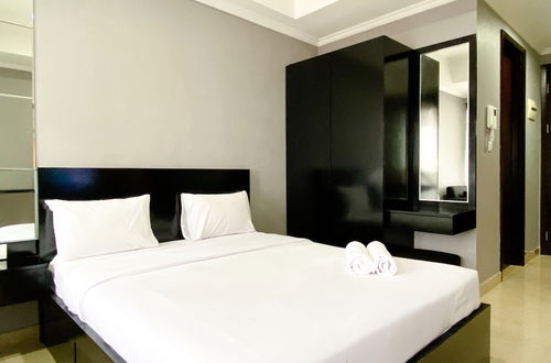 Foto 2 - Good Deal And Comfortable Studio Menteng Park Apartment