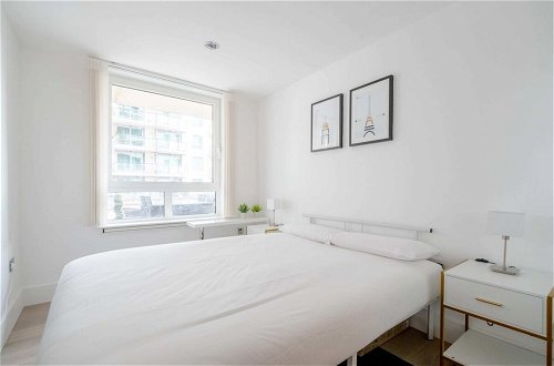 Foto 7 - Central 2BD Flat w/ River View Balcony - Vauxhall