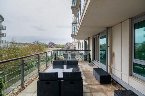 Photo 26 - Central 2BD Flat w/ River View Balcony - Vauxhall