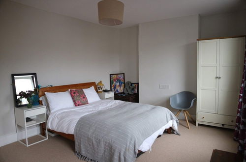 Photo 4 - Dreamy 3BD House W/large Patio - Stoke Newington