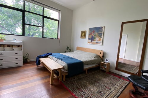 Photo 2 - Stylish 2-bed Converted Warehouse in Northcote