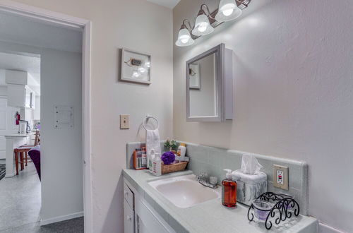 Photo 22 - Centrally Located Apt ~ Half-mi to Ucsf Fresno