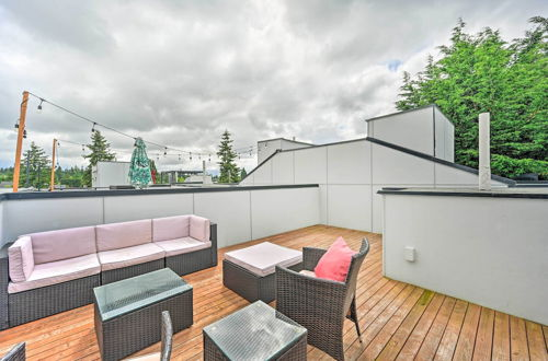 Photo 1 - Seattle Townhome: Rooftop Deck < 7 Mi to Dtwn