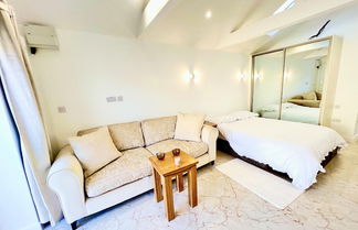 Photo 3 - Stunning 1-bed Studio in Greenford