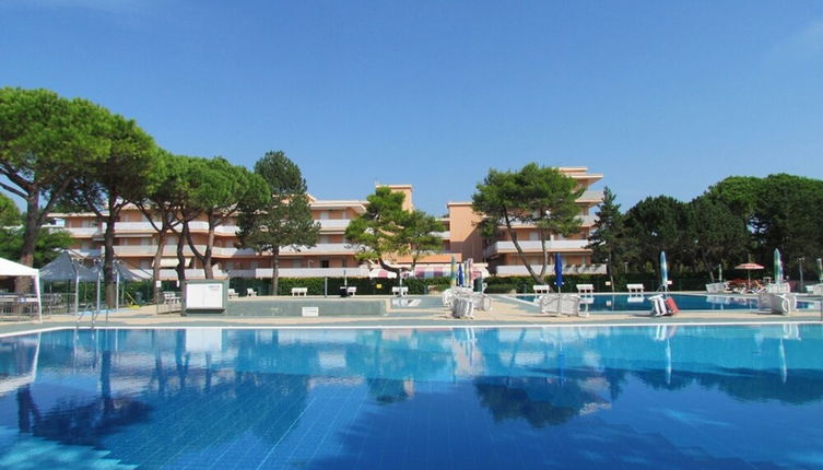 Photo 1 - vibrant Apartment in a Pool Paradise