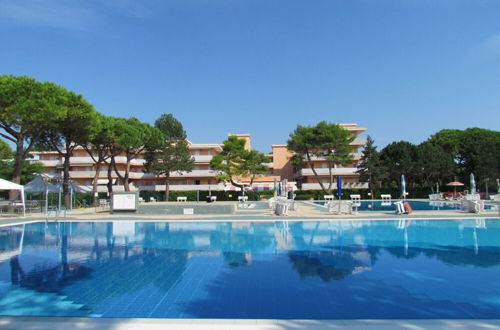 Photo 1 - Vibrant Apartment in a Pool Paradise