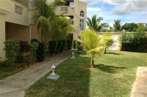 Foto 21 - Lovely Apartment in Flic en Flac, Close to the Lovely Beach and all Amenities