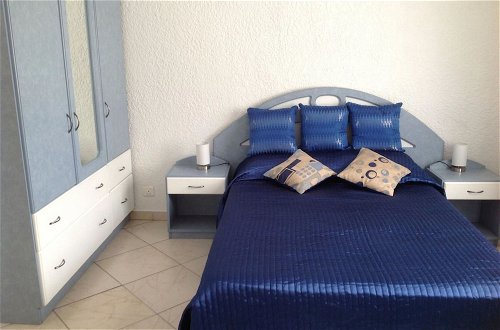 Photo 2 - Lovely Apartment in Flic en Flac, Close to the Lovely Beach and all Amenities