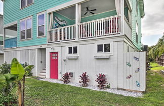 Foto 1 - Bright Tybee Island Townhome - Walk to the Beach