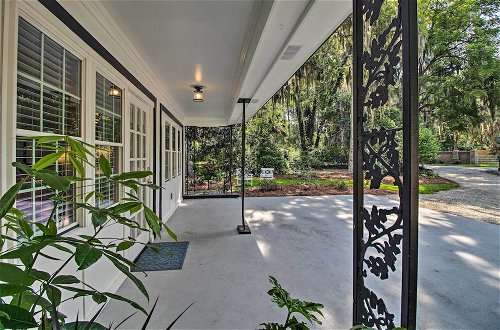 Photo 4 - Elegant Savannah Hideaway w/ Private Garden
